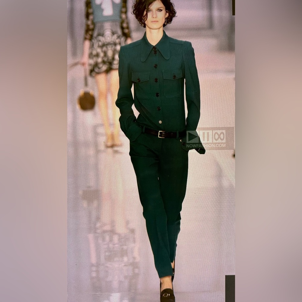 Chloe. Lightless green 98% wool trousers. Made in France. EU 42